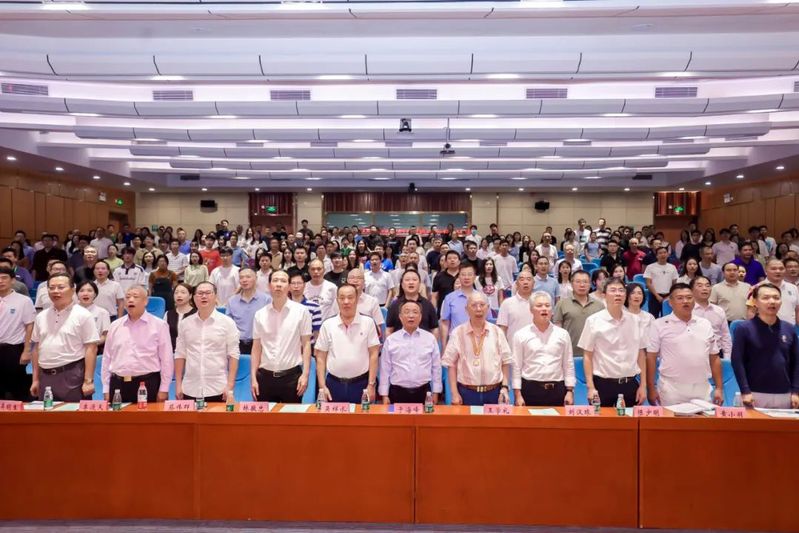 金沙集团1862cc成色举行校友师生共祝发...